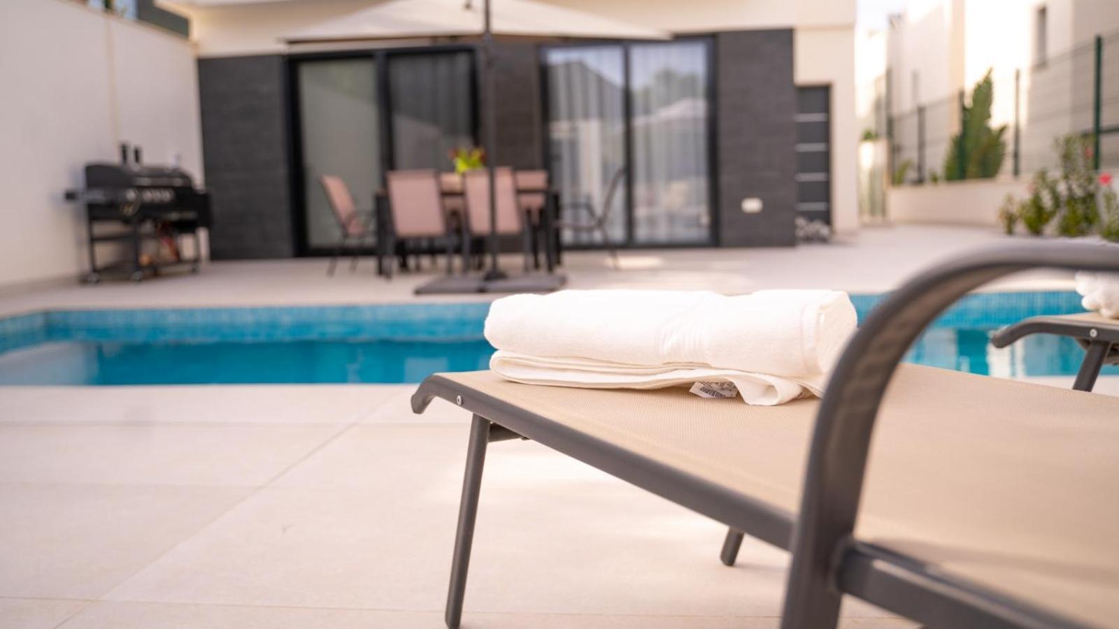 Amberes Apartment, A Stylish Villa'S Independent Downstairs Apartment With Private Swimming Pool And Terrace Polop Exterior foto